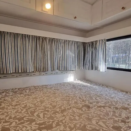 مكان تخييم Zama Caravan سوزوبول