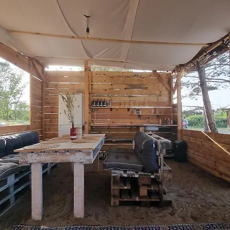 مكان تخييم Zama Caravan *